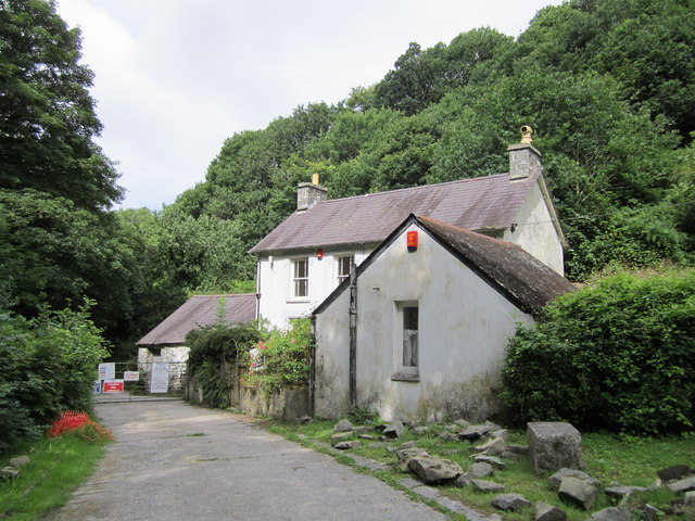 Isolated dwelling © Chris McAuley cc-by-sa/2.0 :: Geograph ...