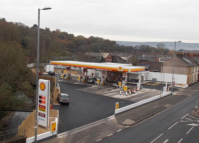 rebuilt-shell-filling-station-crindau-jaggery-geograph