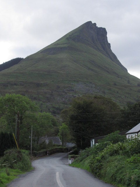 View SW to the steep side of Ben Wisken, Dartry Mountains