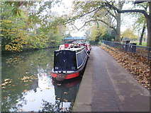 TQ3583 : The Regent's Canal alongside Victoria Park by Marathon
