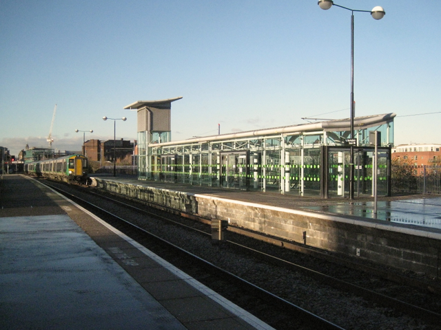 New enclosure on an outdoor platform, Snow Hill station