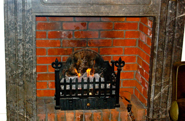 Bunratty Castle Hotel - Turf Fire in Lounge Fireplace