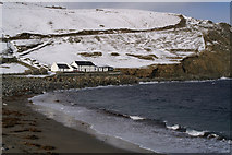 HP6514 : Norwick beach in the snow by Mike Pennington