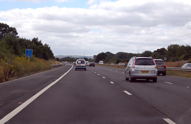 m5-south-west-of-junction-27-julian-p-guffogg-cc-by-sa-2-0