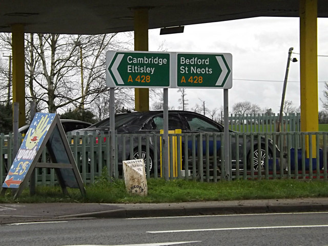 Roadsigns on the A428 Cambridge Road