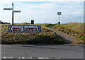 ST3363 : Old-style signpost, Beach Road, Kewstoke by Jaggery
