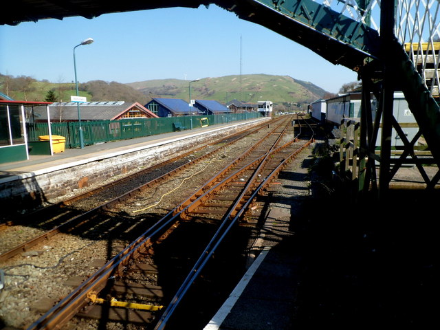 View Under The Footbridge At Machynlleth... © Jaggery Cc-by-sa/2.0 ...