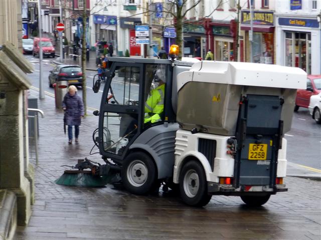 Keeping Omagh Clean (2) © Kenneth Allen Cc-by-sa 2.0 :: Geograph Ireland