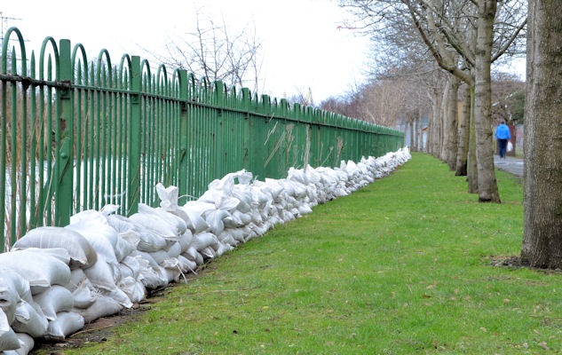 Connswater sandbags, Belfast (2)
