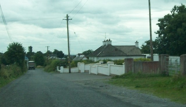 Cottages on the northern outskirts of Cloghan