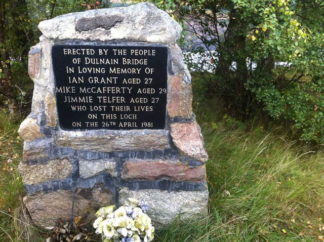 Memorial on the shore of Loch Alvie