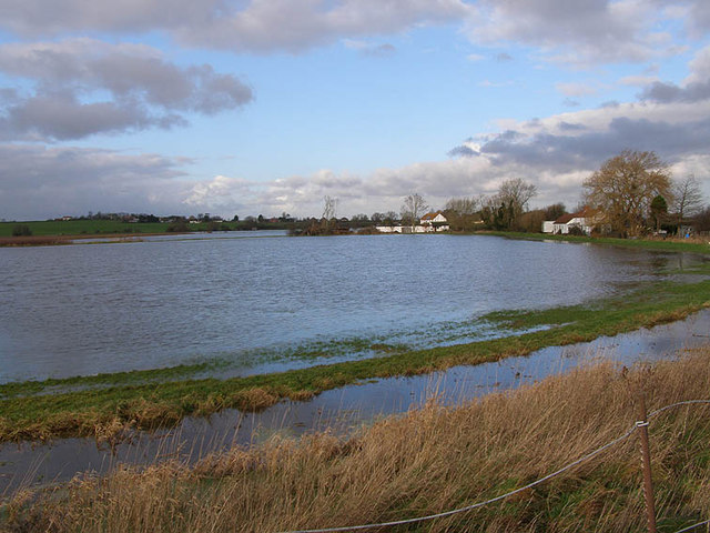 Sedgemoor House and other buildings near floods