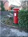 Lymington: postbox № SO41 25, New Street