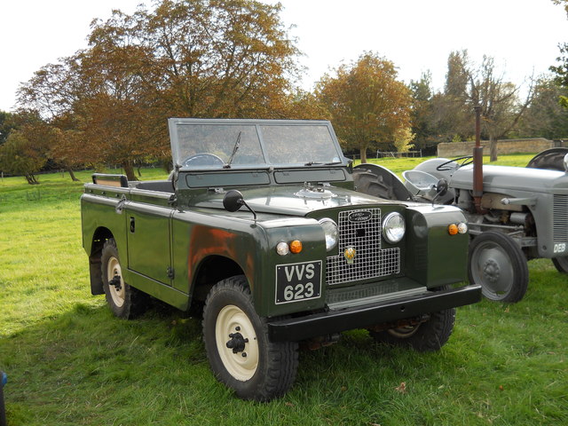 Vintage Land Rover at Manor Farm,... © Paul Bryan cc-by-sa/2.0 ...