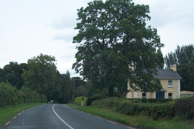 Double fronted house alongside the R164 at Donore, south of Moynalty