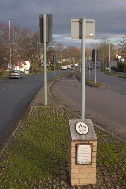 Guided Bus Lane, Scott Hall Road