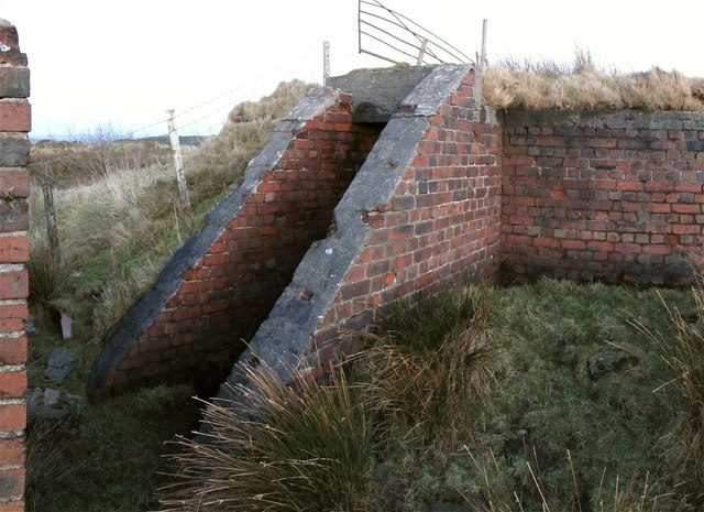 Bombing Decoy Bunker above Tonna -... © Nigel Davies cc-by-sa/2.0 ...