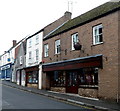 Large kettle on a Long Street wall, Wotton-under-Edge