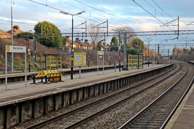 Island platform, West Allerton railway station