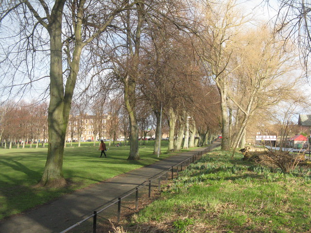 Harrison Park and the Union Canal
