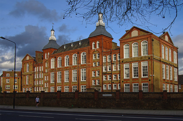 Former Vauxhall Manor School © Jim Osley Cc-by-sa 2.0 :: Geograph 