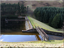 NT0029 : Dam of Cowgill Lower Reservoir by Trevor Littlewood