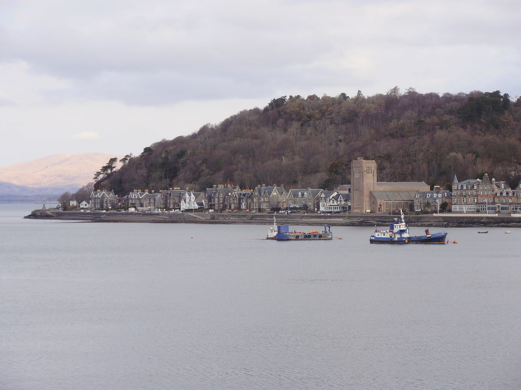 Corran Esplanade Oban © Adam D Hope cc-by-sa/2.0 :: Geograph Britain ...