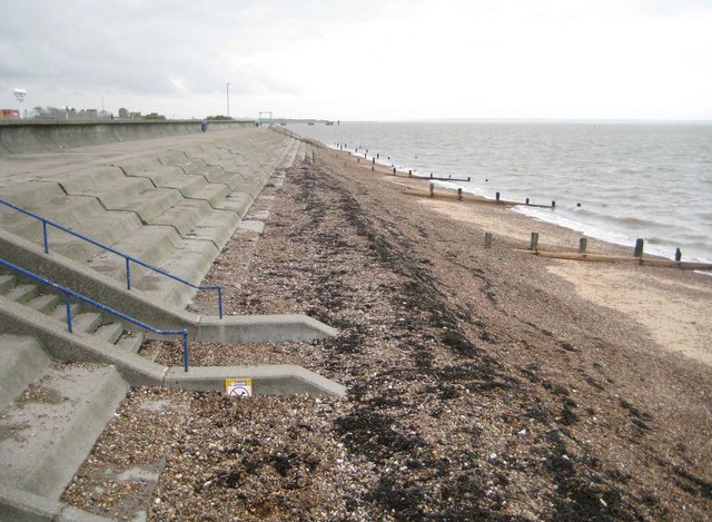 Sheerness Sea Defence Wall And Groynes Nigel Cox Geograph Britain   3832639 C2399b01 