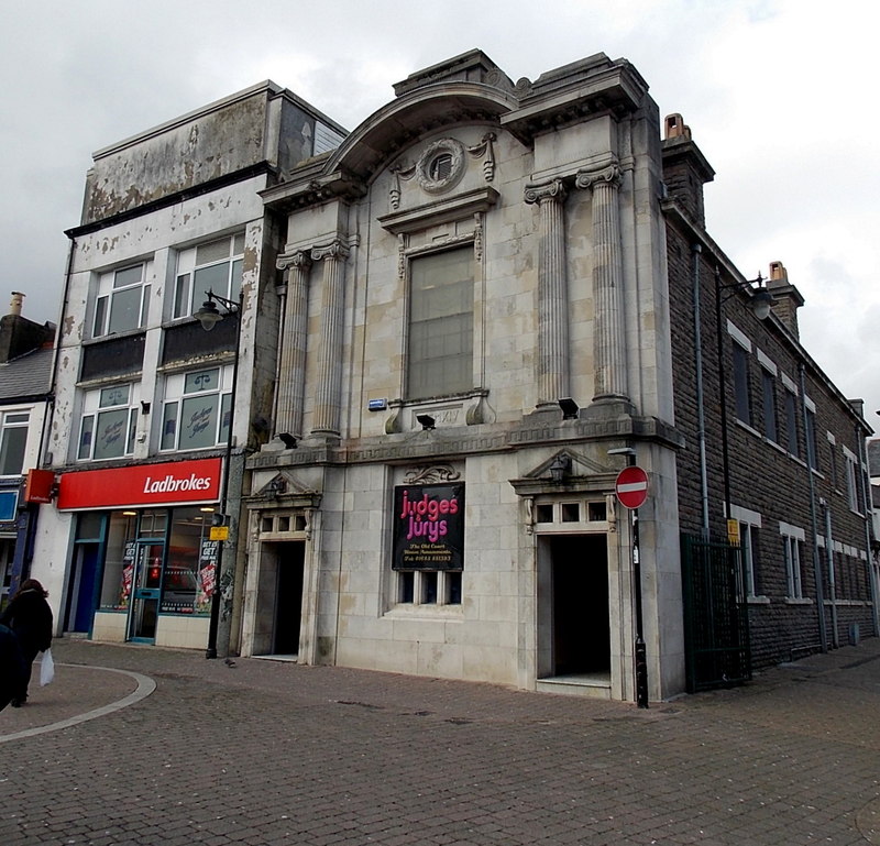 Judges & Jurys nightclub, Aberdare © Jaggery cc-by-sa/2.0 :: Geograph ...