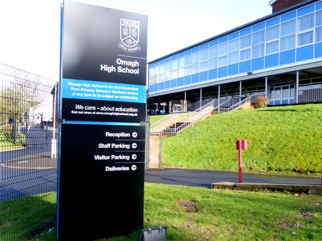 Omagh High School sign © Kenneth Allen cc-by-sa/2.0 :: Geograph Ireland