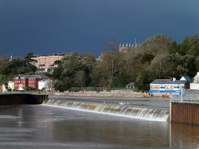Weir for flood relief channel, Exeter
