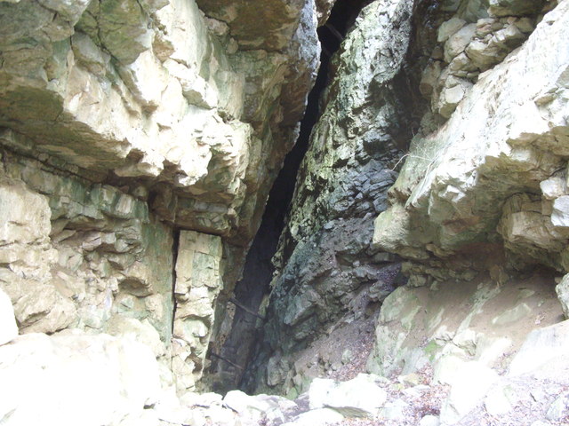 Inside old Calcite mine along The Leete path