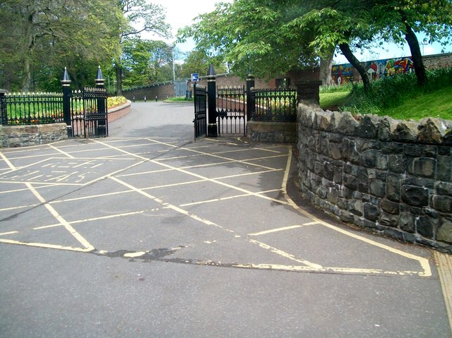 Entrance to Ormeau Park from Ormeau Road