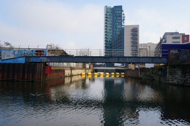 Bow Back River joins the River Lea