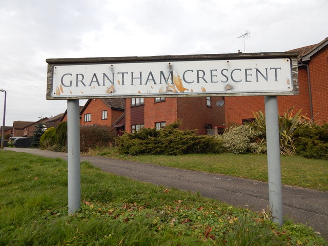 Grantham Crescent sign (looking left from Stone Lodge Lane)