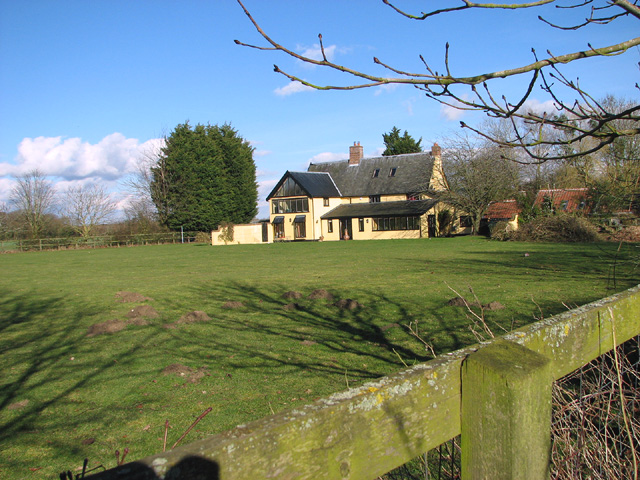 Vine Cottage As Seen From Old Rectory C Evelyn Simak Cc By Sa