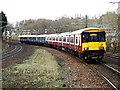 Train approaching Hyndland station