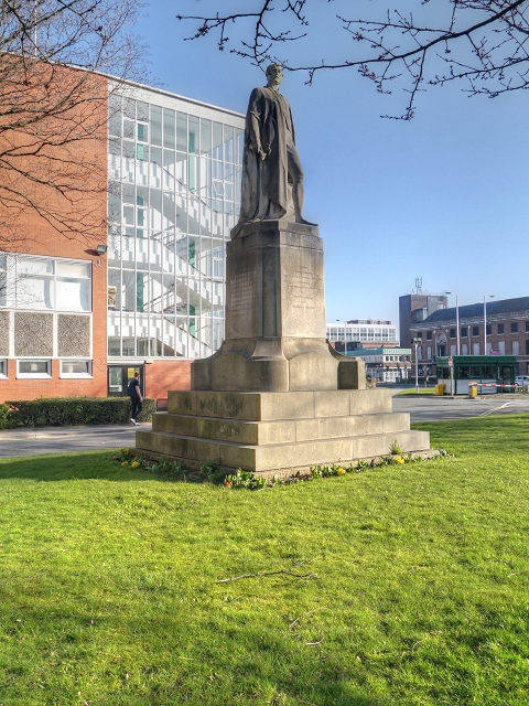 Prince Albert and the Maxwell Building at the University of Salford