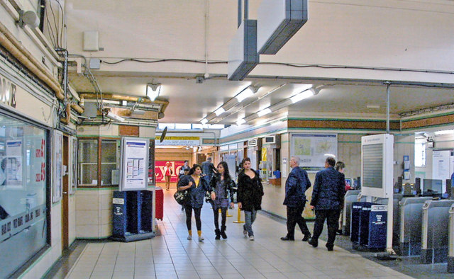 Harrow-on-the-Hill Station, entrance to platforms