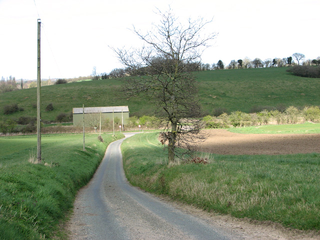 Hunter's Lane approaching Metfield Road