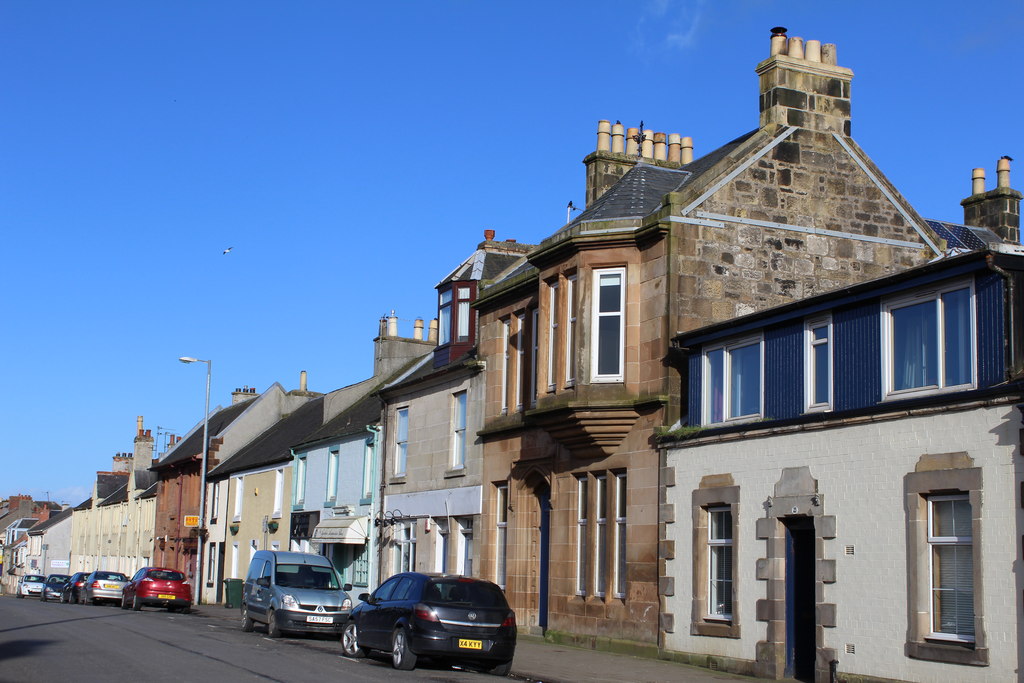 High Street, Stewarton © Leslie Barrie cc-by-sa/2.0 :: Geograph Britain ...