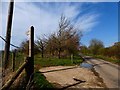 Footpath goes west from Heath Green Lane