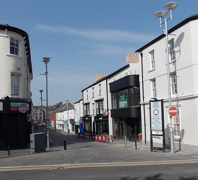 Pedestrian zone, Caroline Street,... © Jaggery :: Geograph Britain and ...