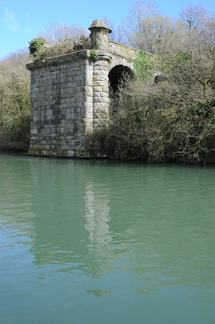 Parapet of former Severn Railway Bridge