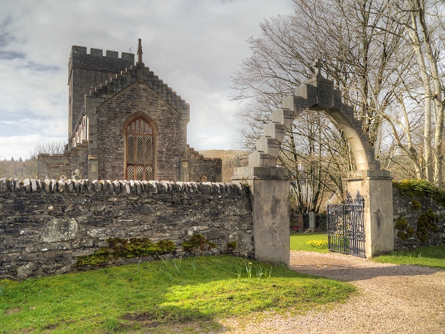 Kilmartin Parish Church and War Memorial Arch