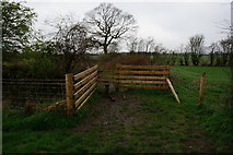 SE3024 : Footpath leading to West Ardsley by Ian S