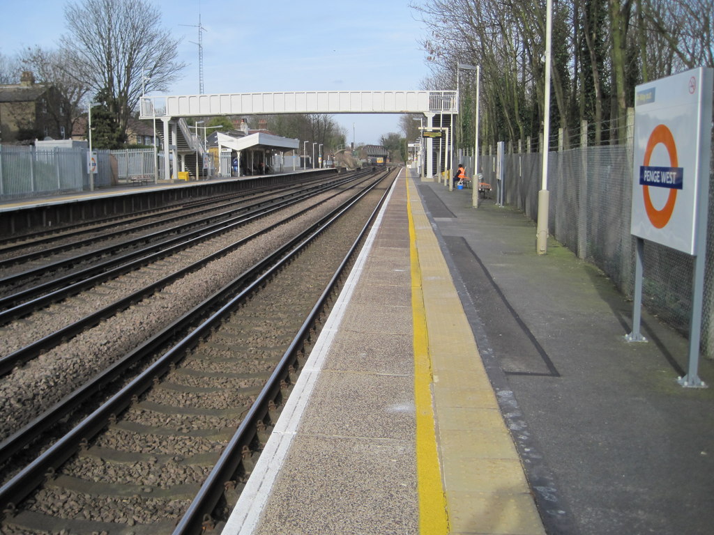 Penge West railway station, Greater... © Nigel Thompson :: Geograph ...