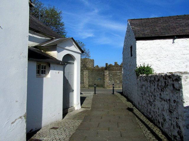 Alleyway opposite Beaumaris Castle