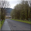 SS9596 : 5 mph speed limit on the approach to  George Thomas Hospital, Cwmparc by Jaggery