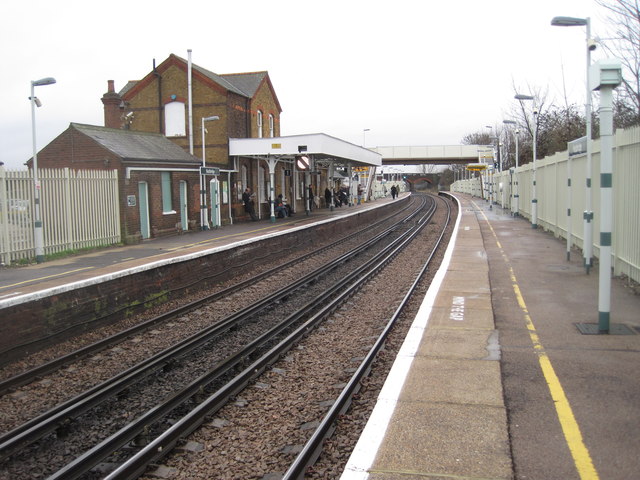 Hackbridge railway station, Surrey © Nigel Thompson cc-by-sa/2.0 ...